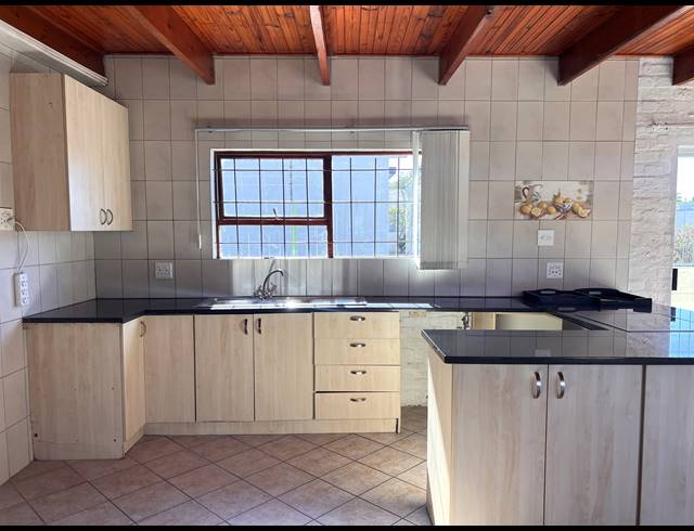 2 BEDROOM APARTMENT TO LET IN TABLE VIEW
